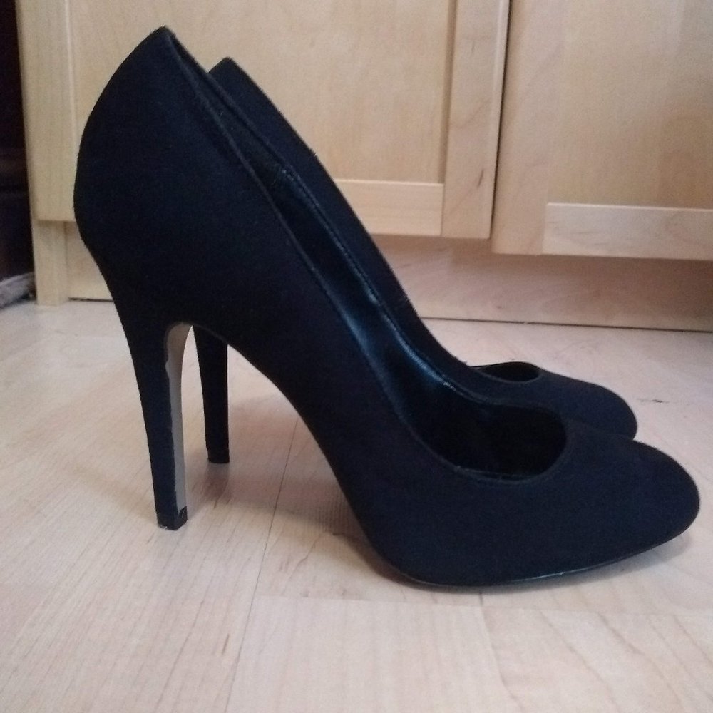 Black Suede Pumps - Rock & Republic - Size 8